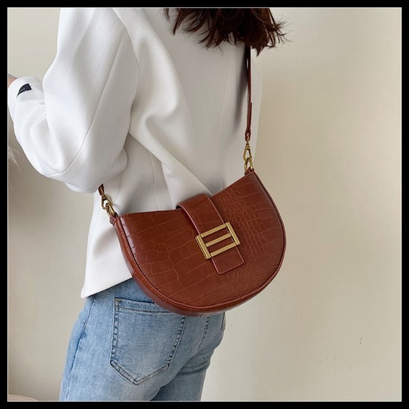 NEW VALENCIA Crossbody Bag - Picture 3 of 8